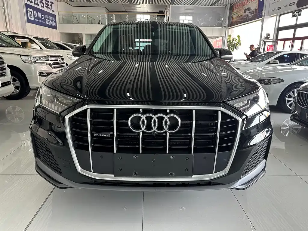 Audi Q7 2024 из CN, фото 9