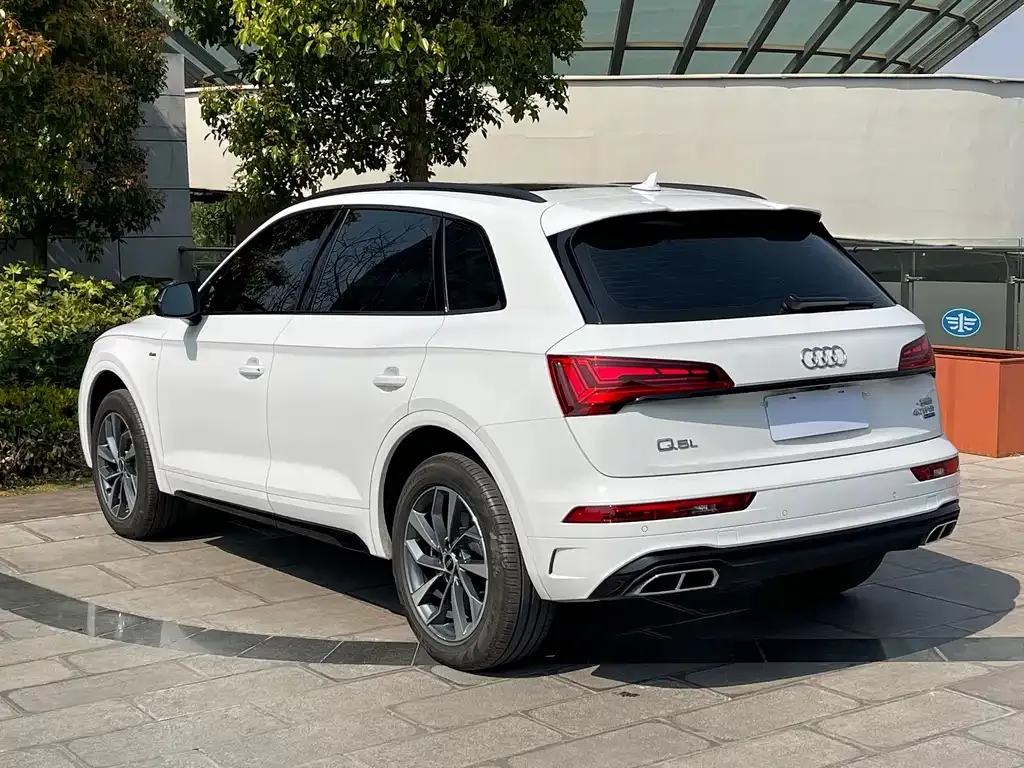 Audi Q5L — фото 3