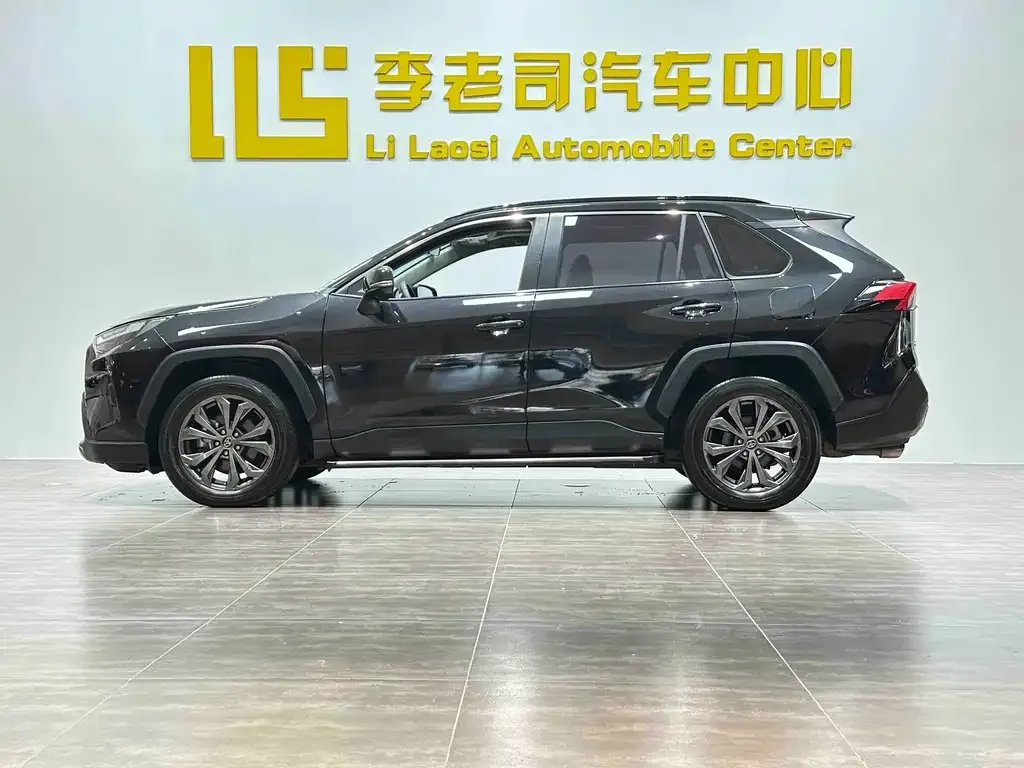 Toyota RAV4 2023 из CN, фото 5
