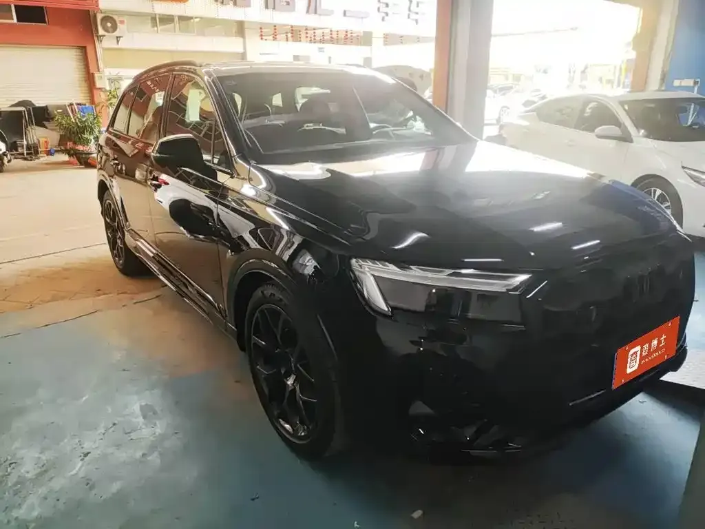 Audi Q7 2024 из CN, фото 3