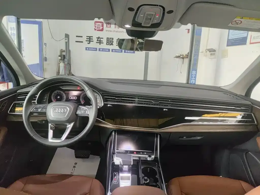Audi Q7 2024 из CN, фото 7