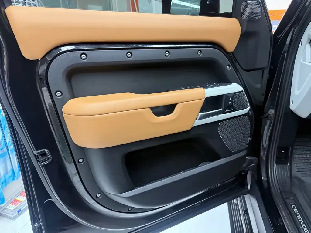 Land Rover Defender 2024 из CN, фото 3