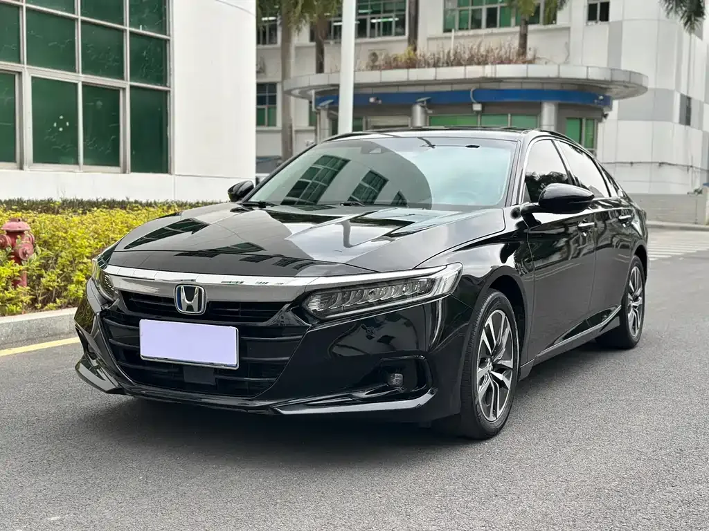 Honda Accord — фото 1