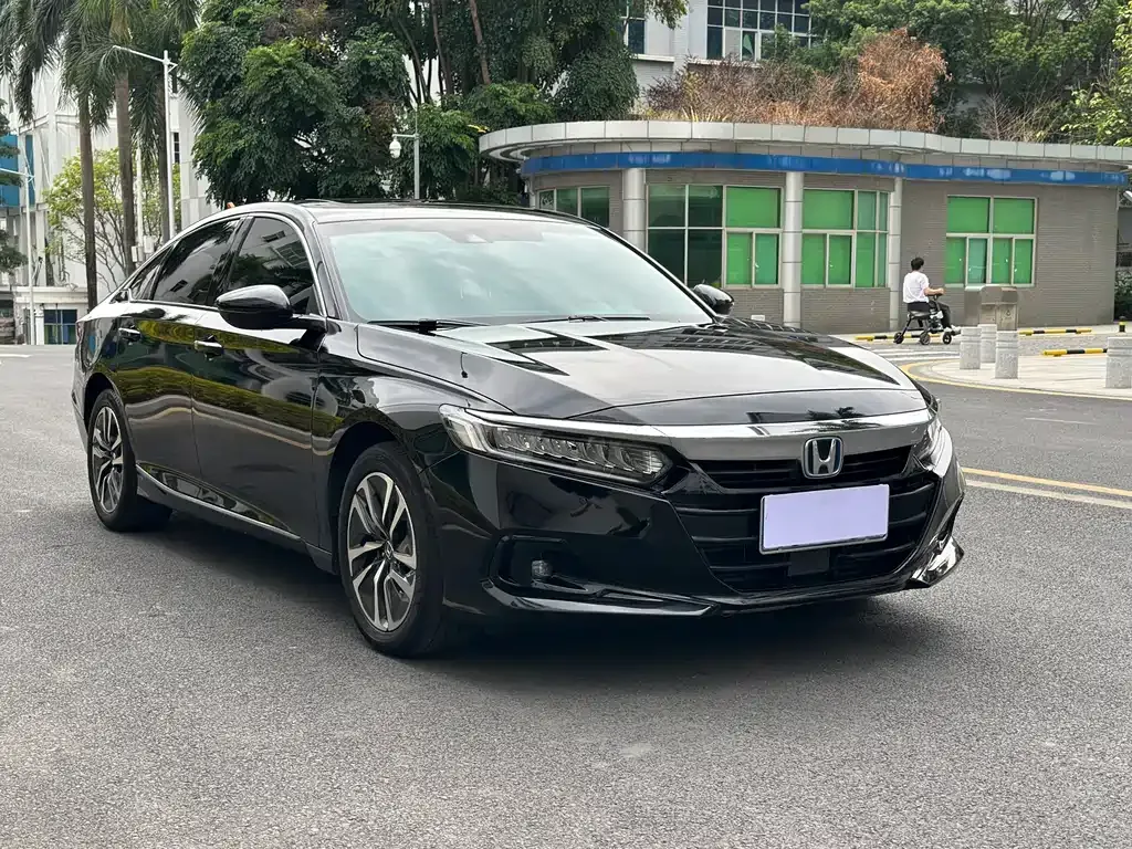 Honda Accord — фото 8