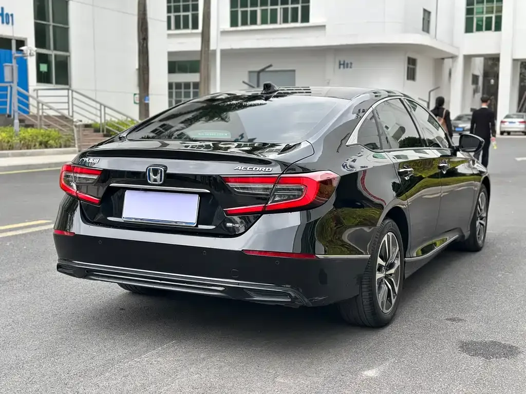 Honda Accord — фото 4
