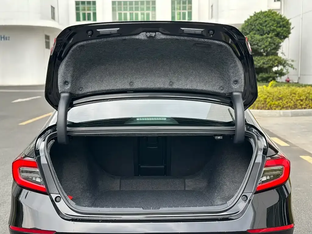 Honda Accord — фото 3