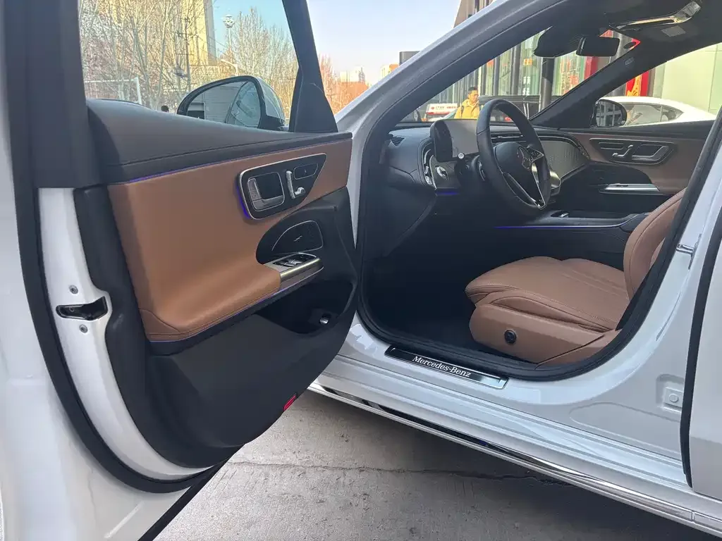 Mercedes-Benz E-Class 2025 из CN, фото 5