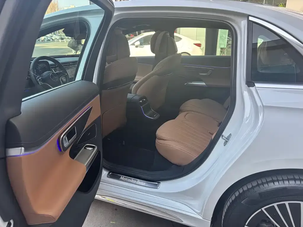 Mercedes-Benz E-Class 2025 из CN, фото 4