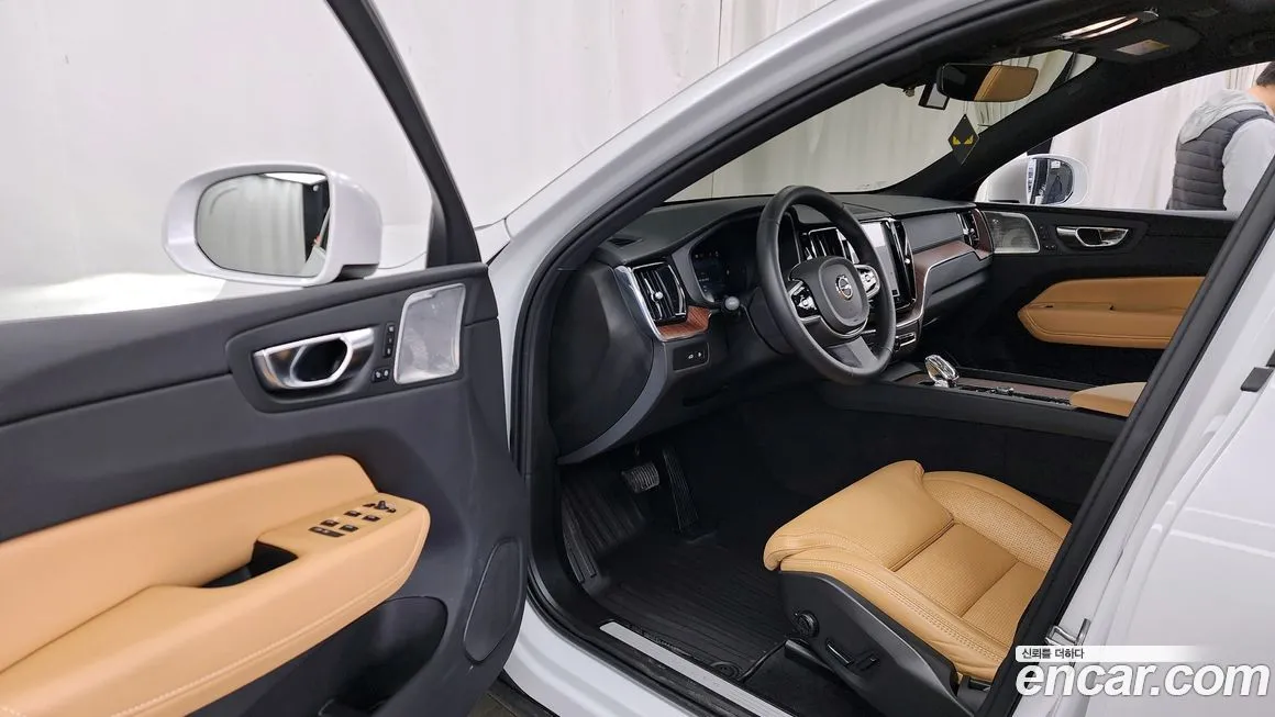 Volvo XC60 2025 из KR, фото 5