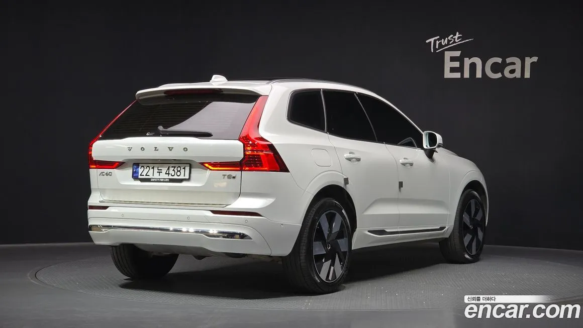 Volvo XC60 2025 из KR, фото 3