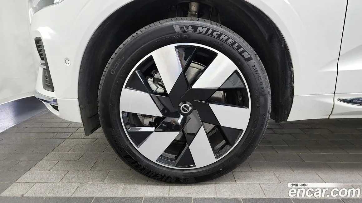 Volvo XC60 2025 из KR, фото 8