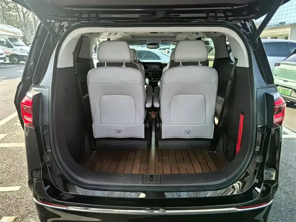 Buick GL8 2022 из CN, фото 3