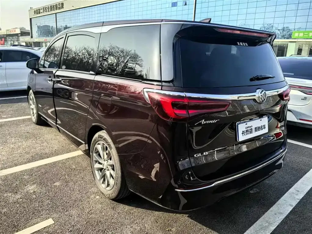 Buick GL8 2022 из CN, фото 6