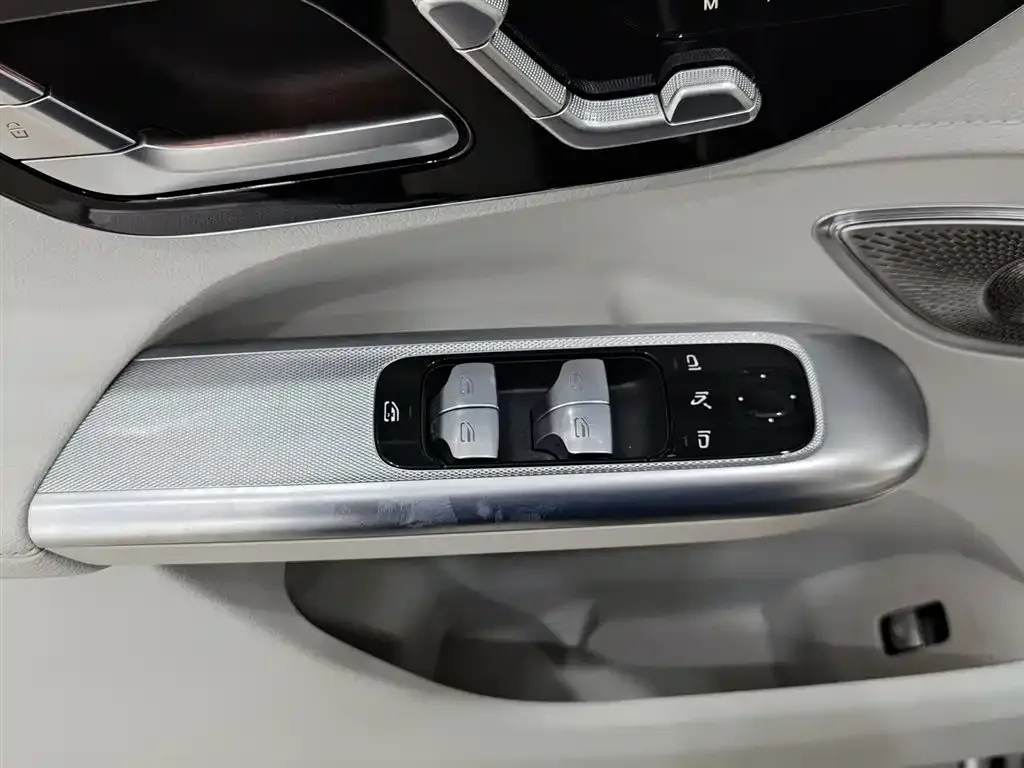 Mercedes-Benz EQE SUV 2025 из CN, фото 6