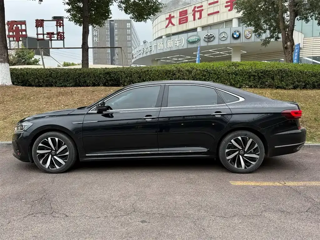 Volkswagen Passat 2023 из CN, фото 9