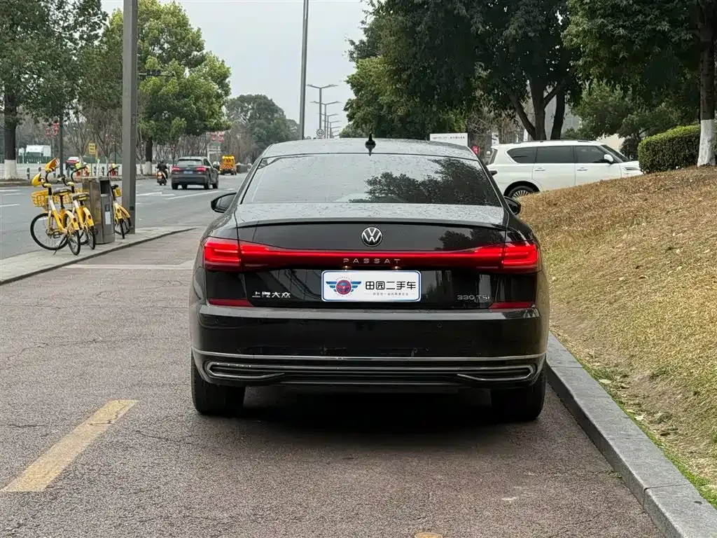 Volkswagen Passat 2023 из CN, фото 10