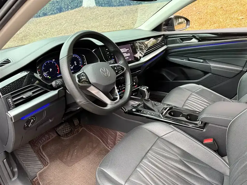 Volkswagen Passat 2023 из CN, фото 5