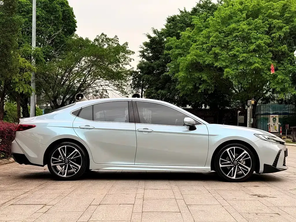 Toyota Camry 2024 из CN, фото 9