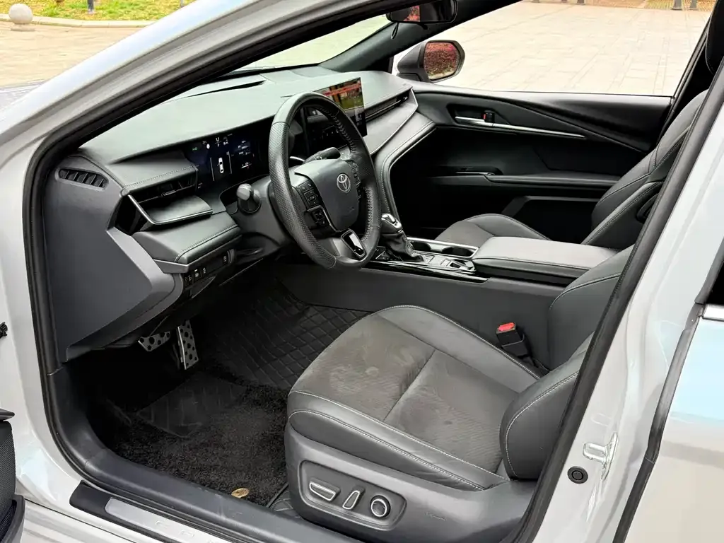 Toyota Camry 2024 из CN, фото 7