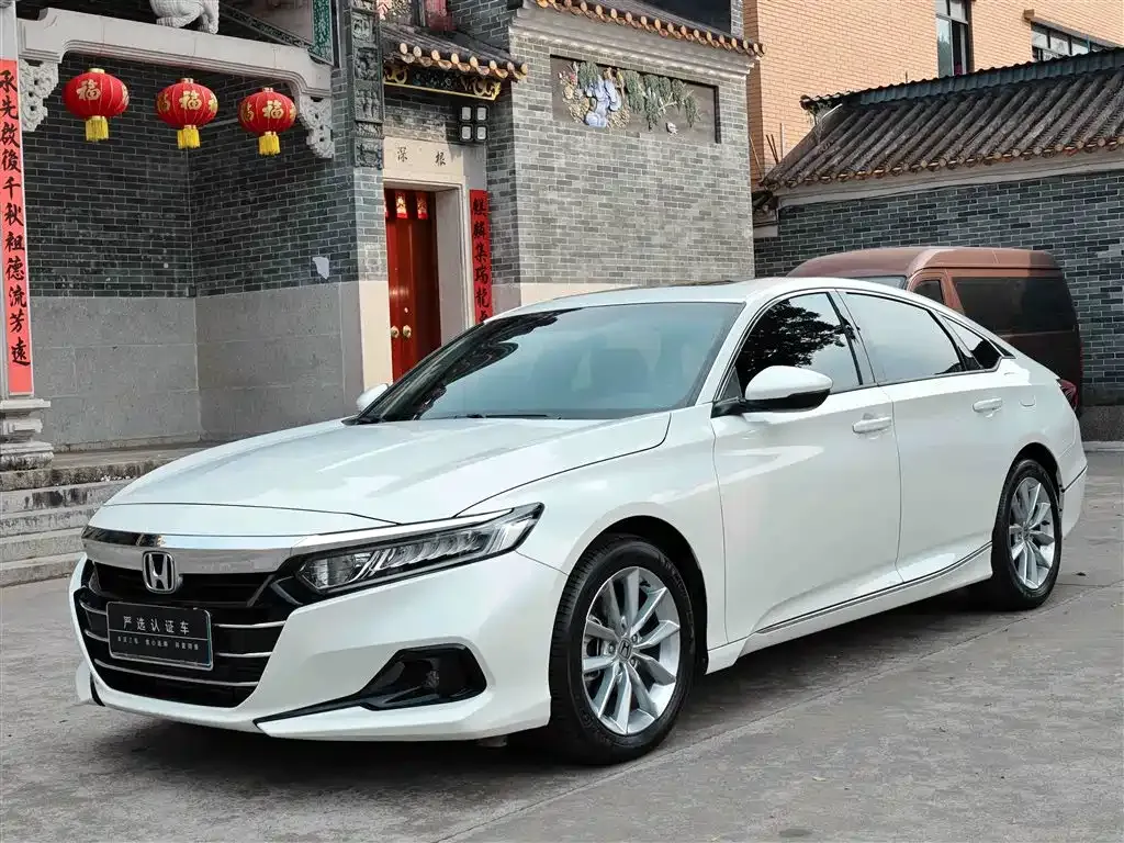 Honda Accord — фото 1