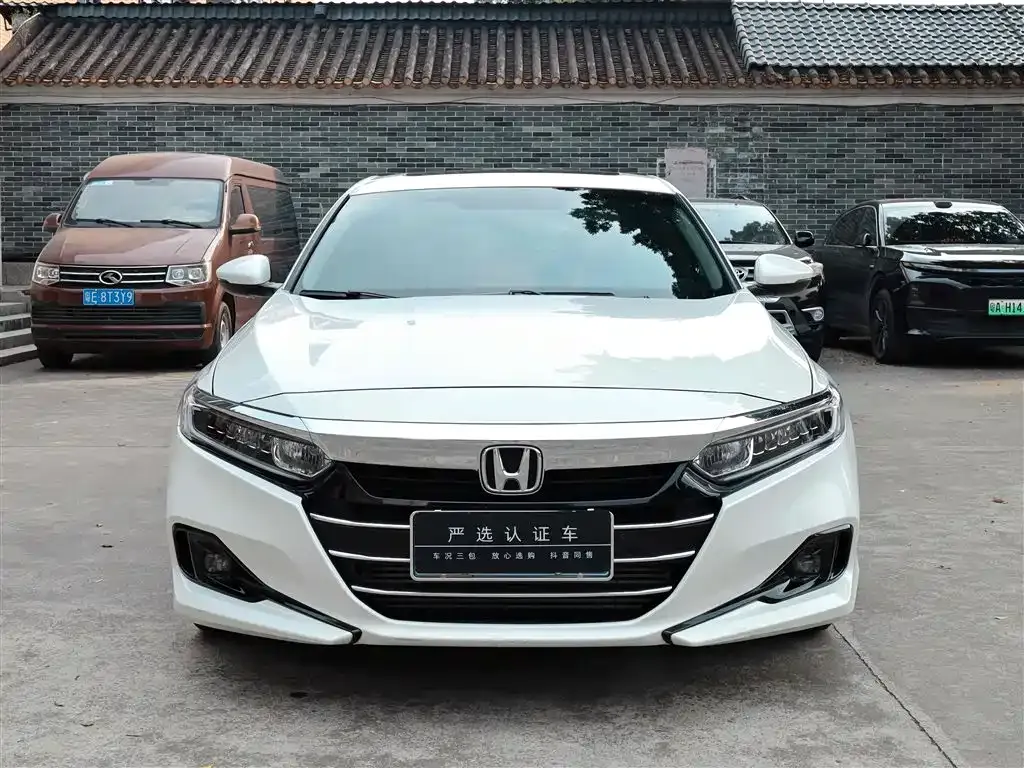 Honda Accord — фото 7