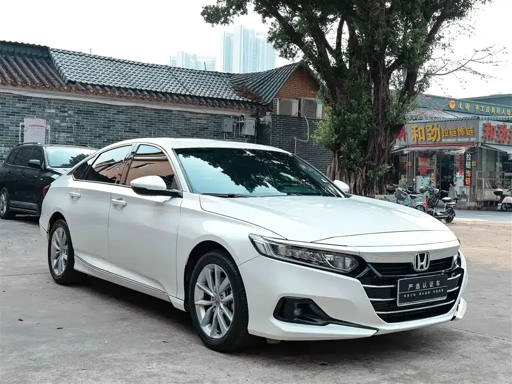 Honda Accord — фото 10