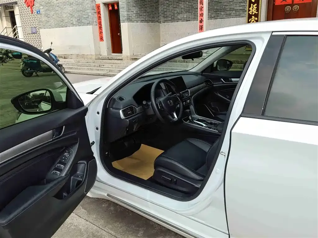 Honda Accord — фото 6