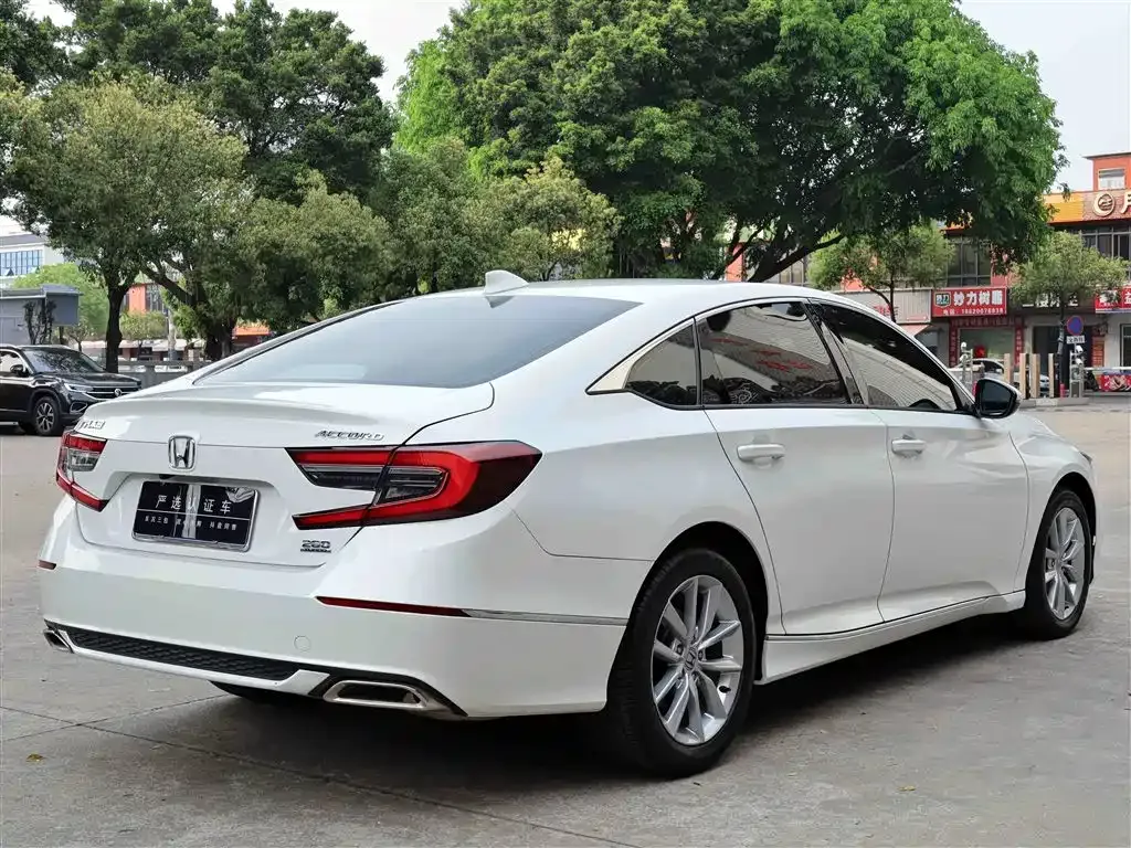 Honda Accord — фото 4