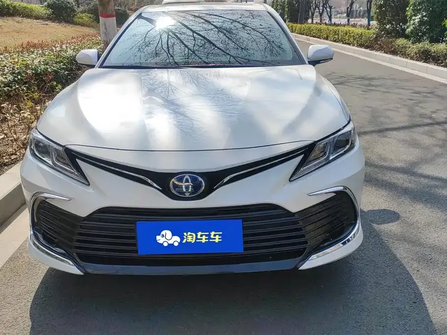 Toyota Camry — фото 10