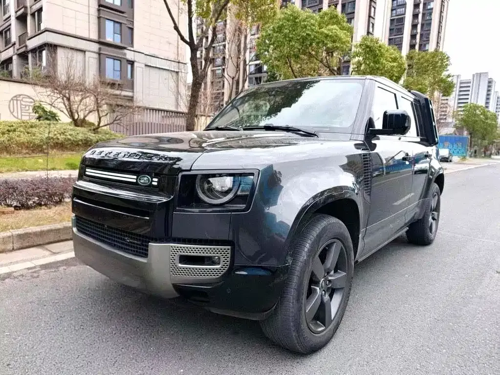 Land Rover Defender — фото 1