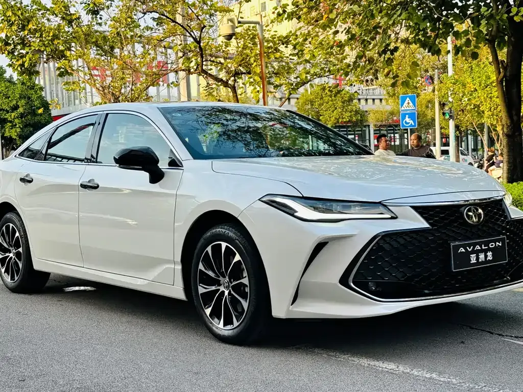 Toyota Avalon — фото 10
