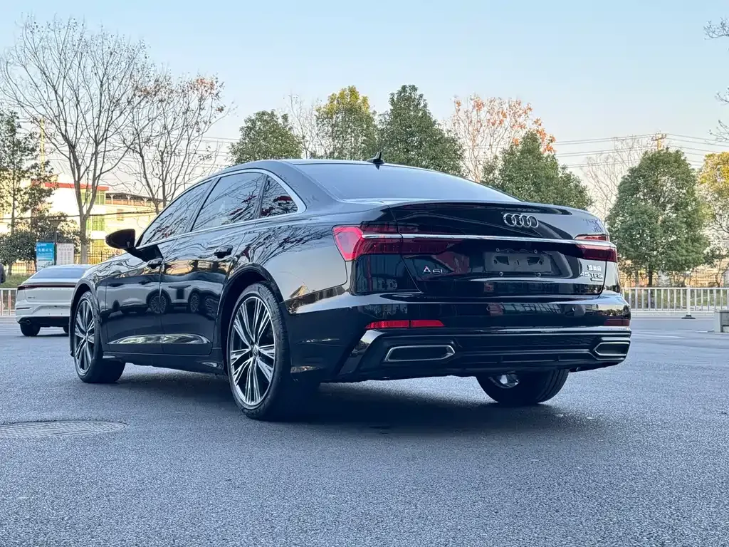 Audi A6L — фото 9