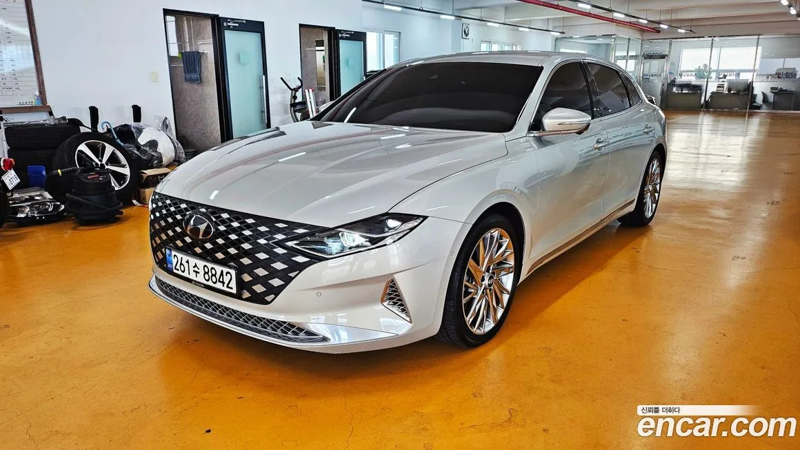 Hyundai Grandeur — фото 1