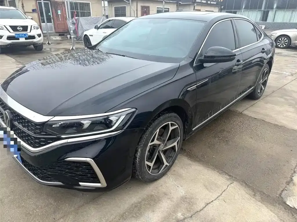Volkswagen Passat — фото 1