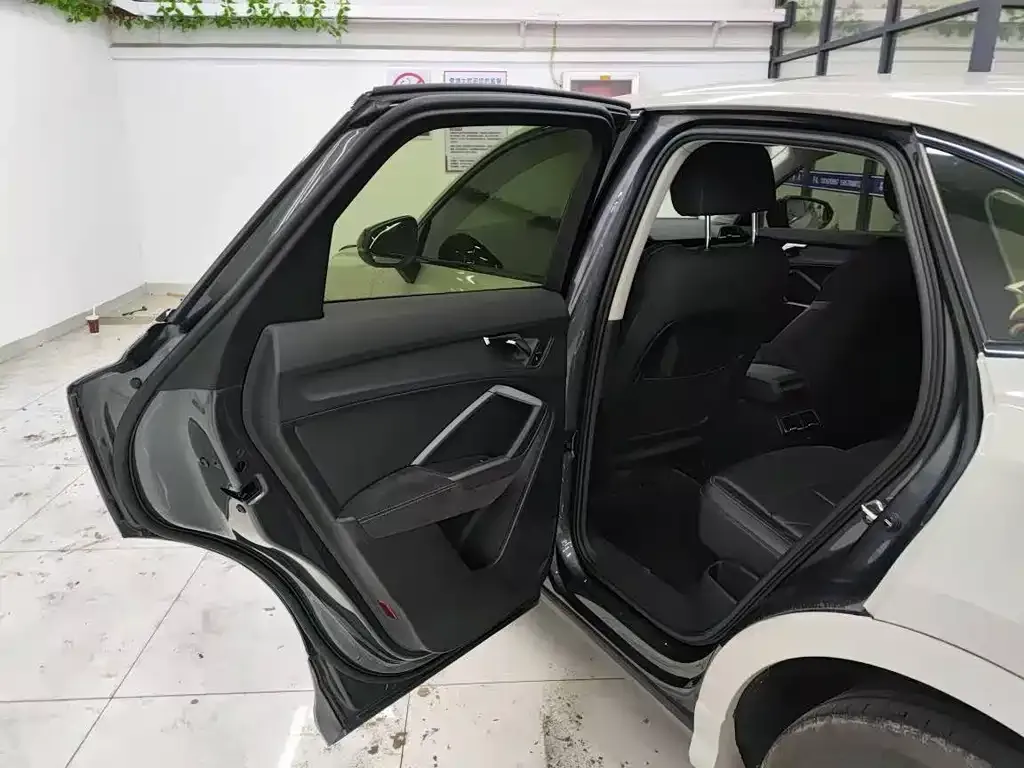 Audi Q3 Sportback 2021 из CN, фото 4