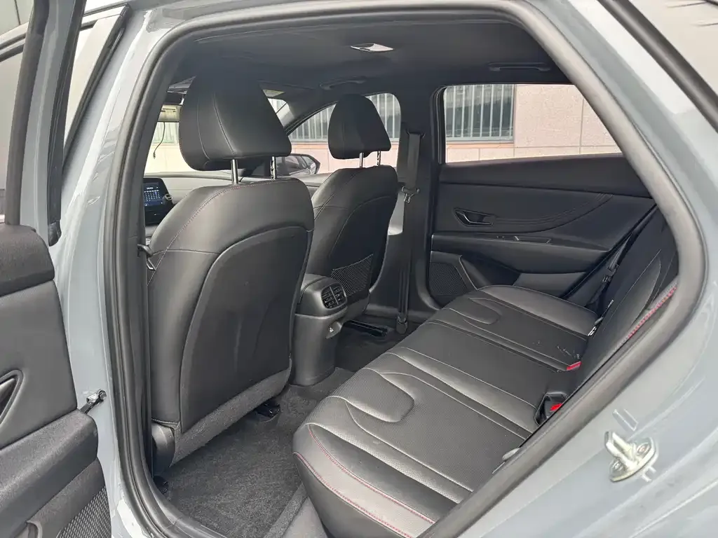 Hyundai Elantra 2022 из CN, фото 2
