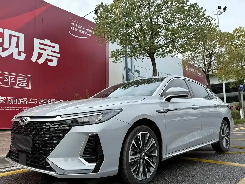 Chery Arrizo 8