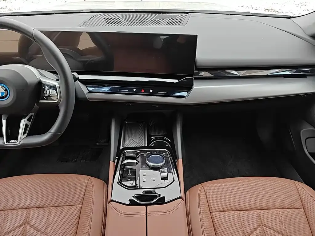 BMW i5 2025 из CN, фото 4