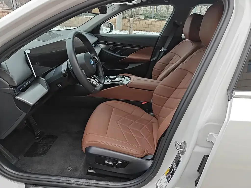 BMW i5 2025 из CN, фото 3