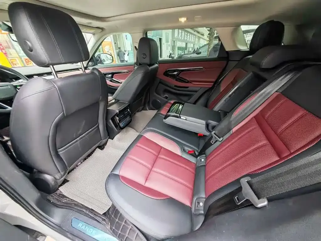 Land Rover Evoque 2023 из CN, фото 6