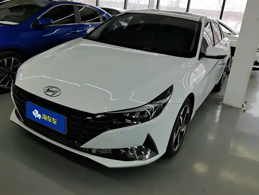 Hyundai Elantra 2023 из CN, фото 1
