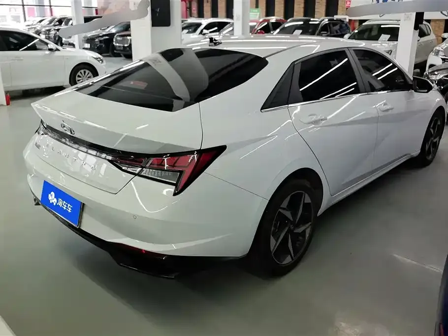 Hyundai Elantra 2023 из CN, фото 10