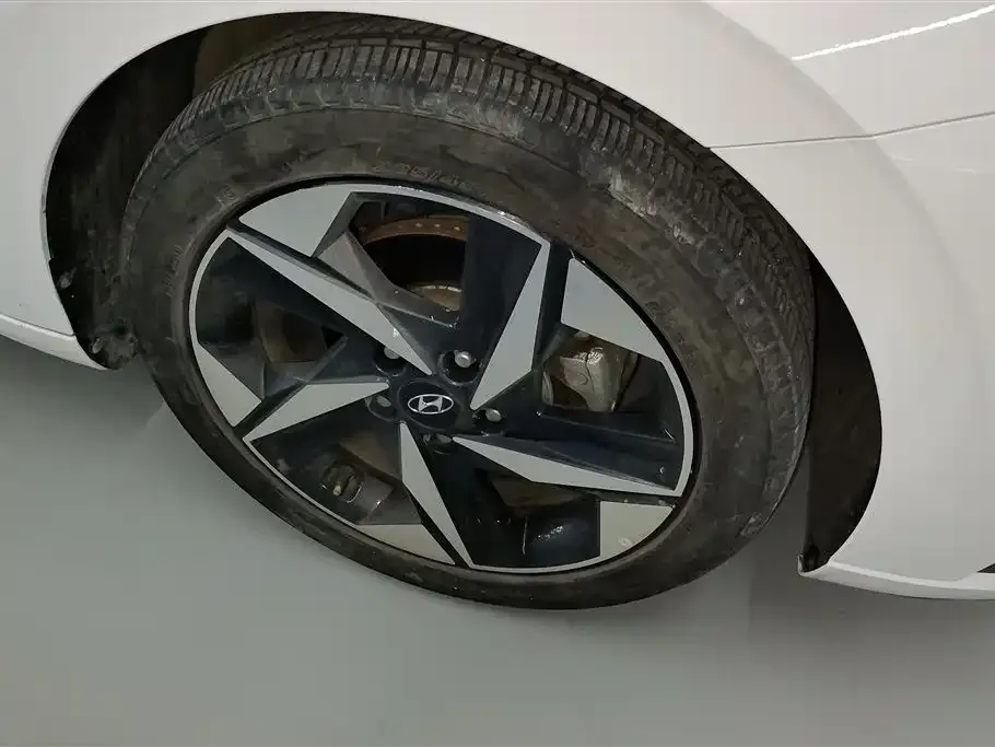 Hyundai Elantra 2023 из CN, фото 7