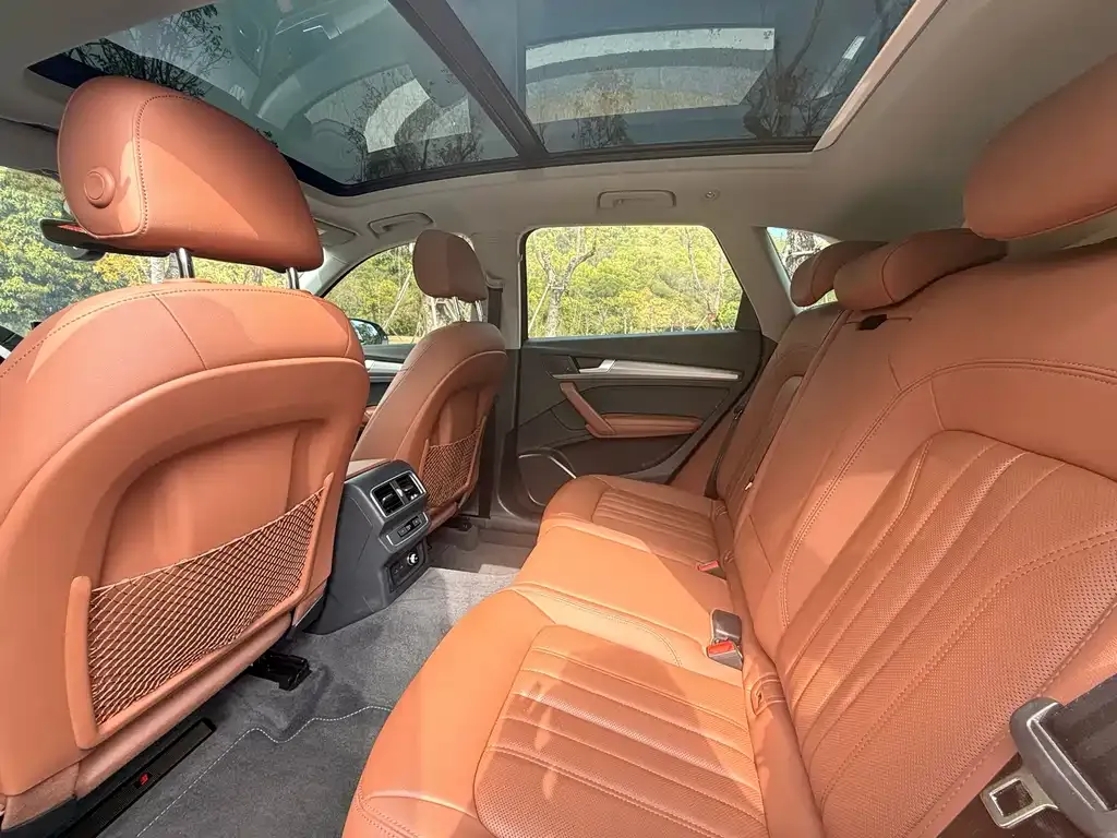Audi Q5L 2023 из CN, фото 2