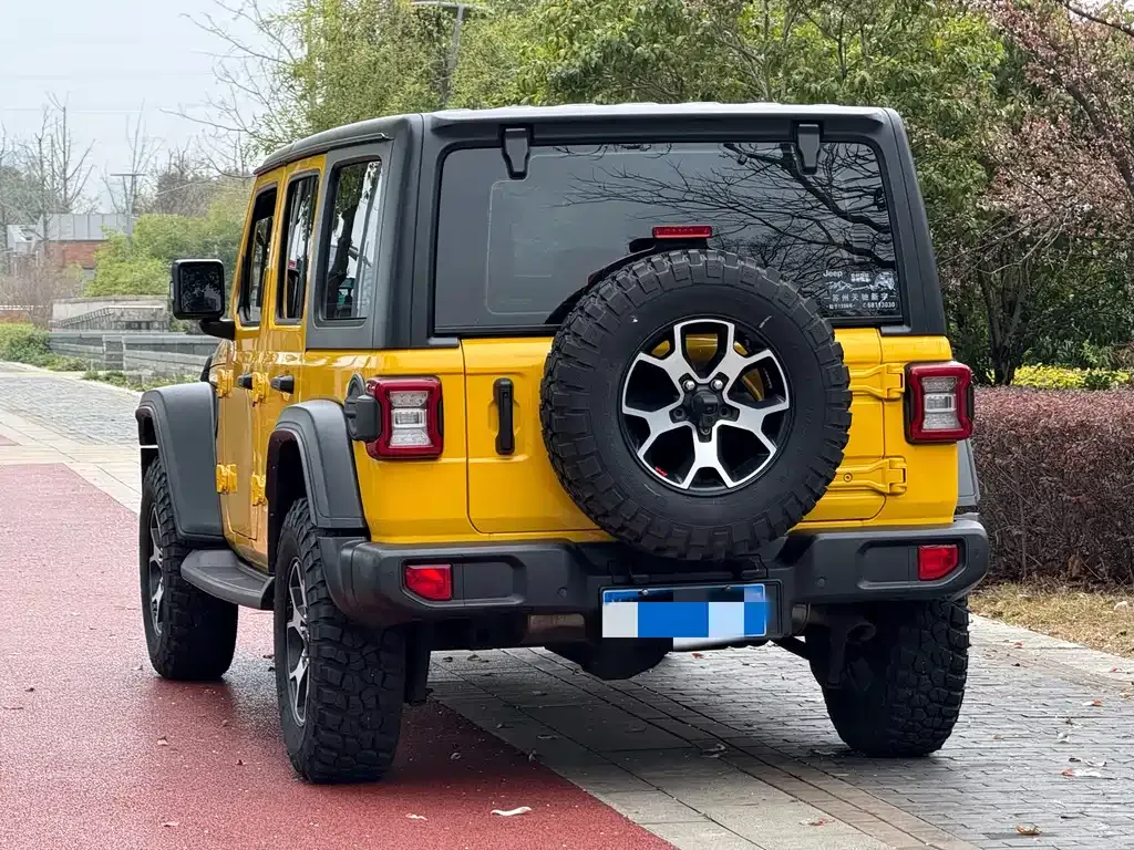 Jeep Wrangler — фото 10