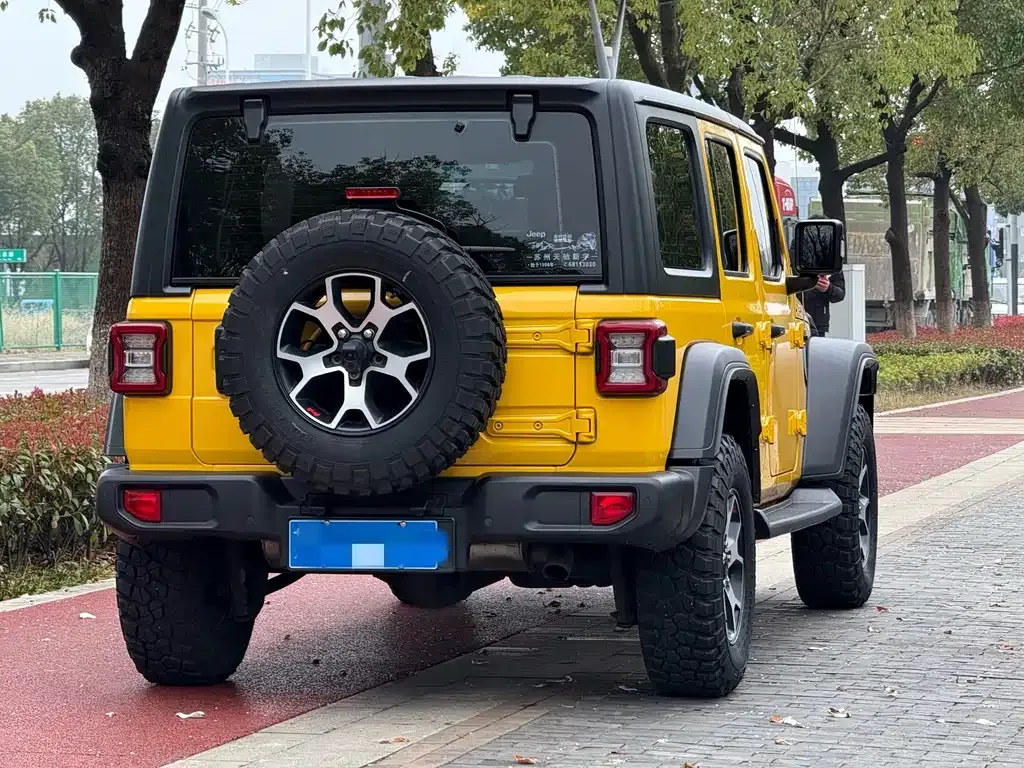 Jeep Wrangler — фото 8