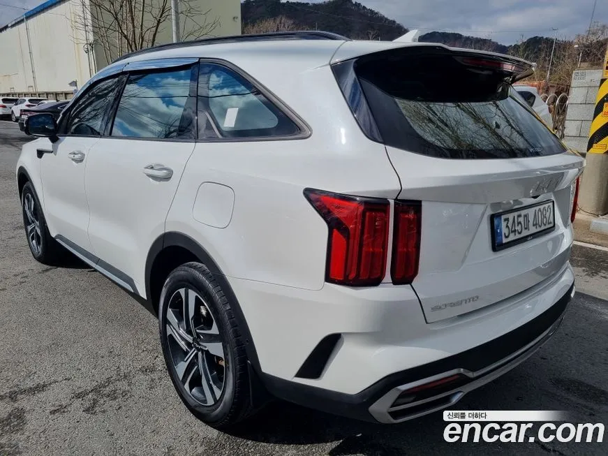 Kia Sorento — фото 10