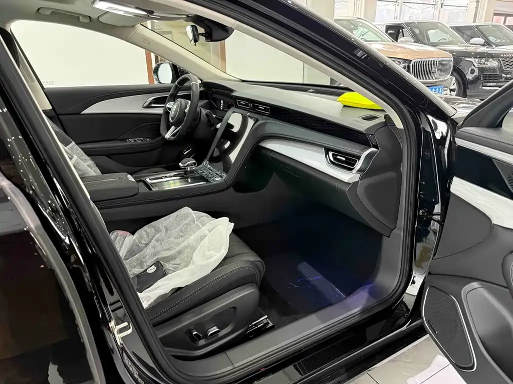 Hongqi H5 2025 из CN, фото 4
