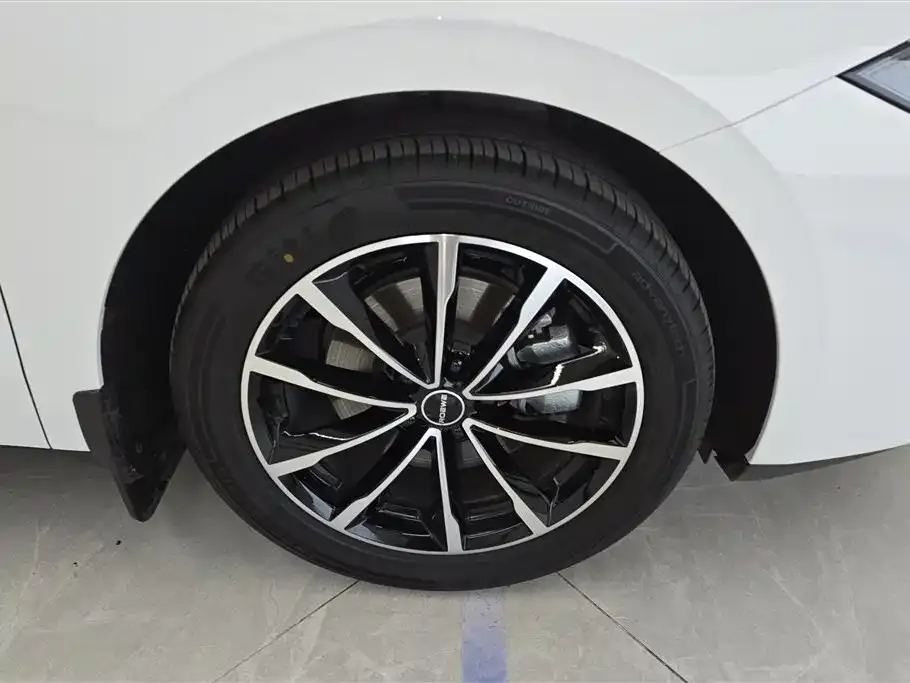 Roewe D7 2025 из CN, фото 3