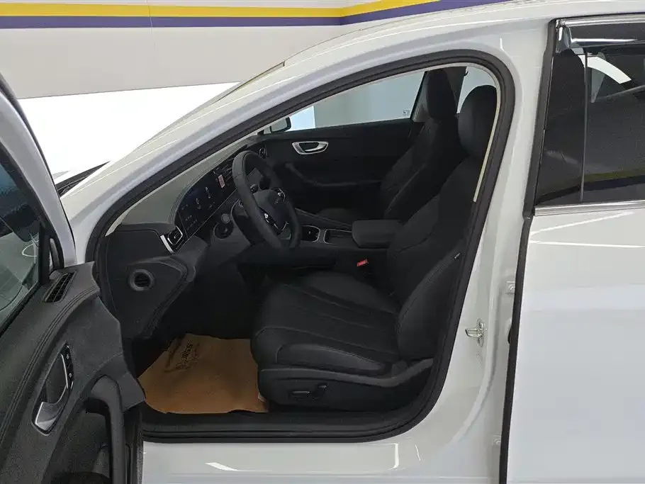 Roewe D7 2025 из CN, фото 6